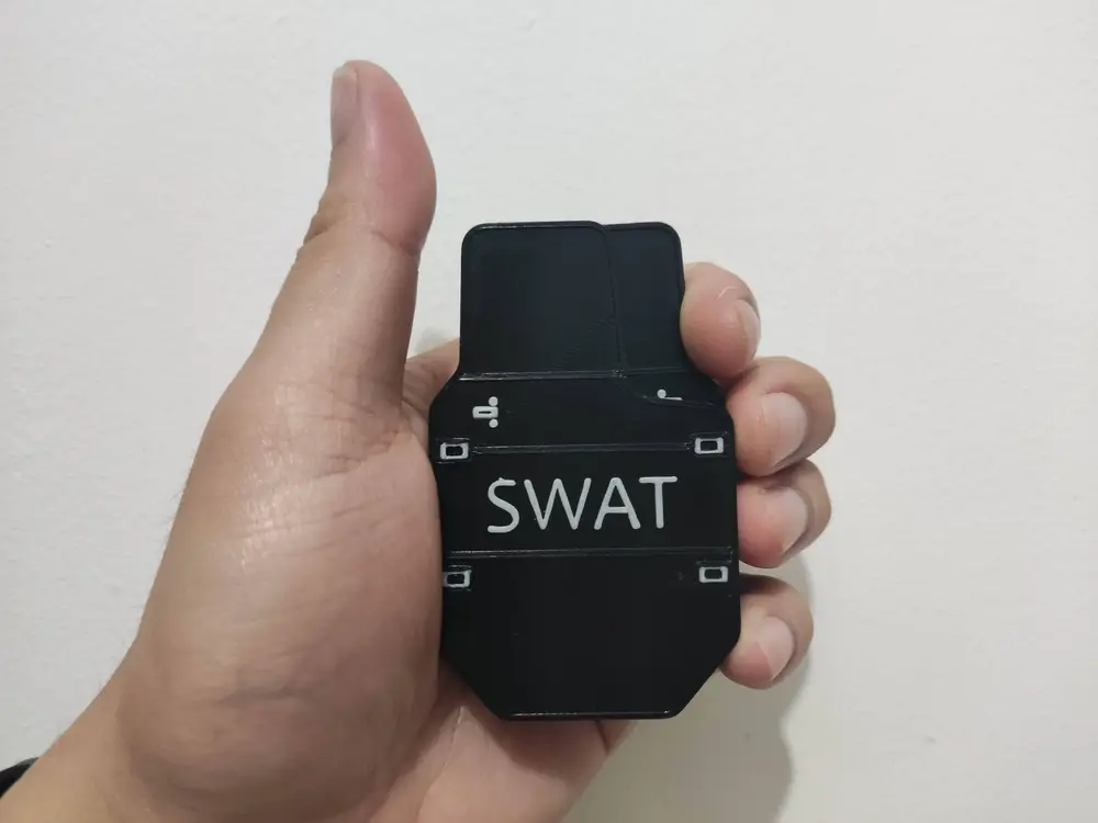 半自动变形盾牌