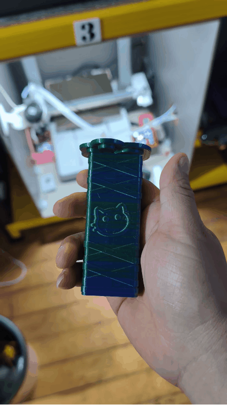 Mini cat telescopic sword.迷你猫猫伸缩剑