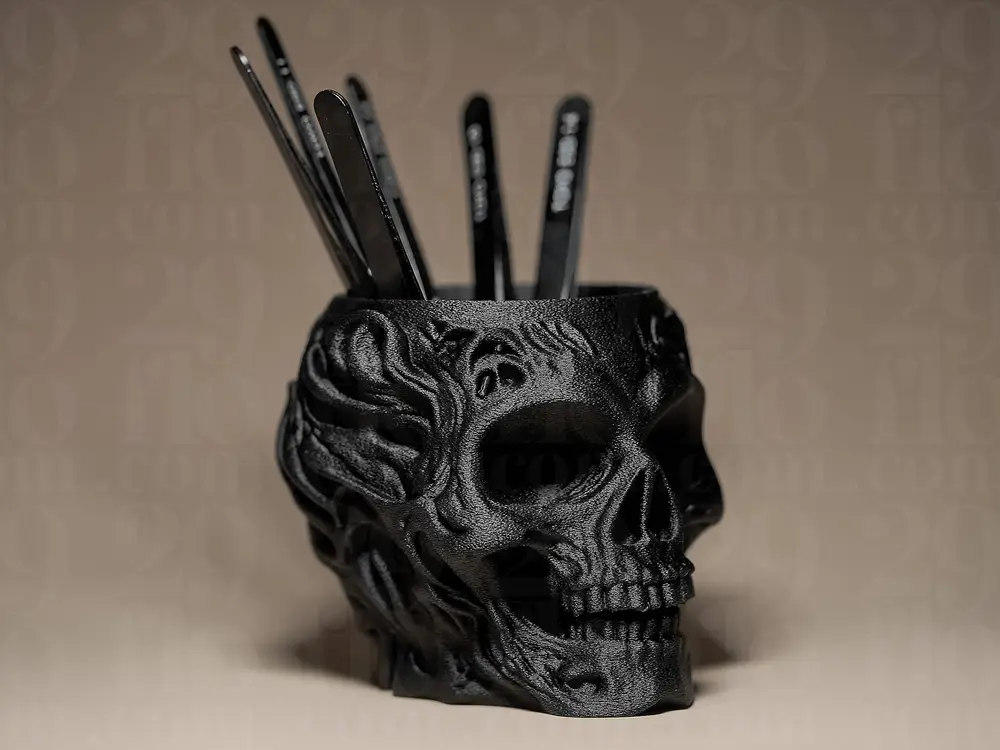 Skull Shaped Holder / Organizer