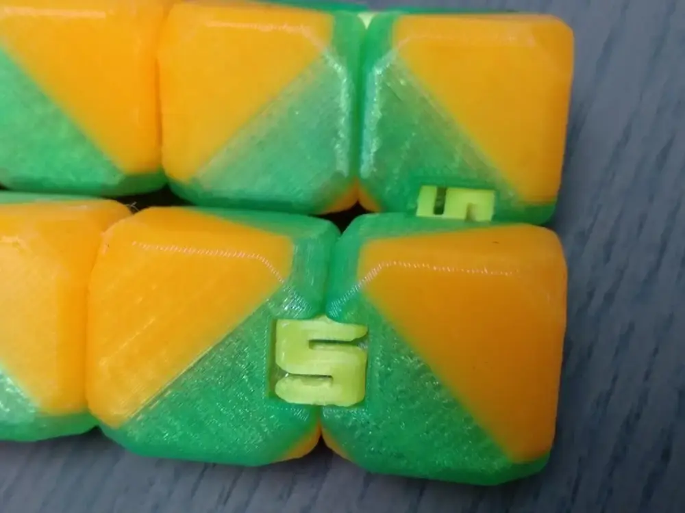 Infinity Cube (fidget cube) with interchangeable hinges - Makeronline ...