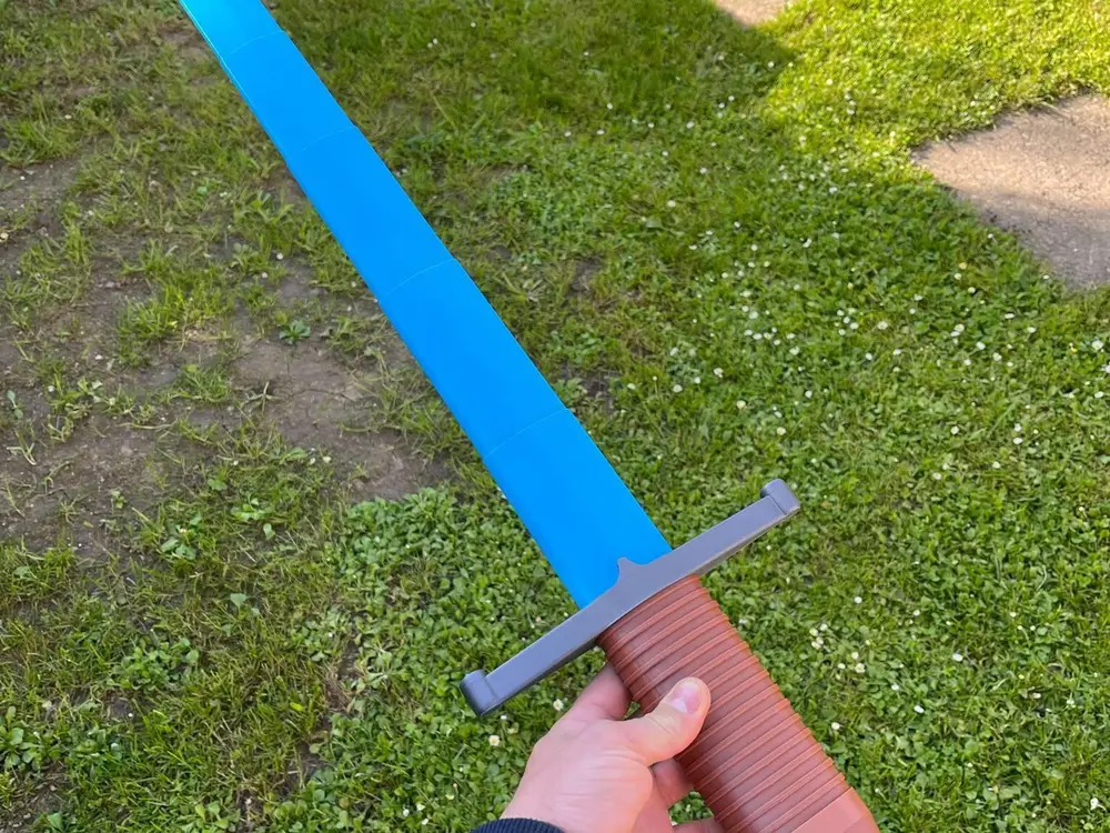Extendable, retractable, collapsing long sword