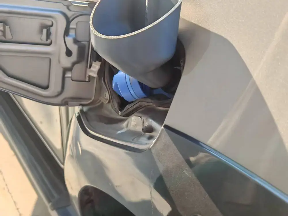 柴油皮卡尿素加注器