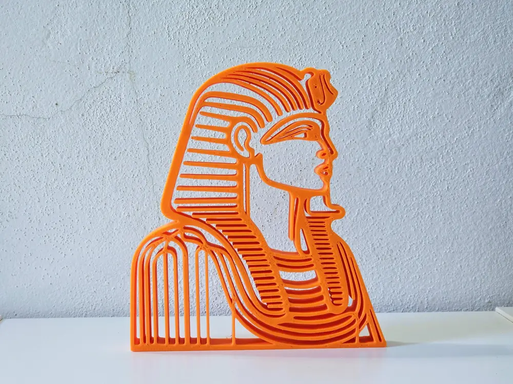 Pharaoh line sculpture