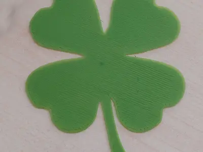 four-leaf clover / vierblättriges Kleeblatt