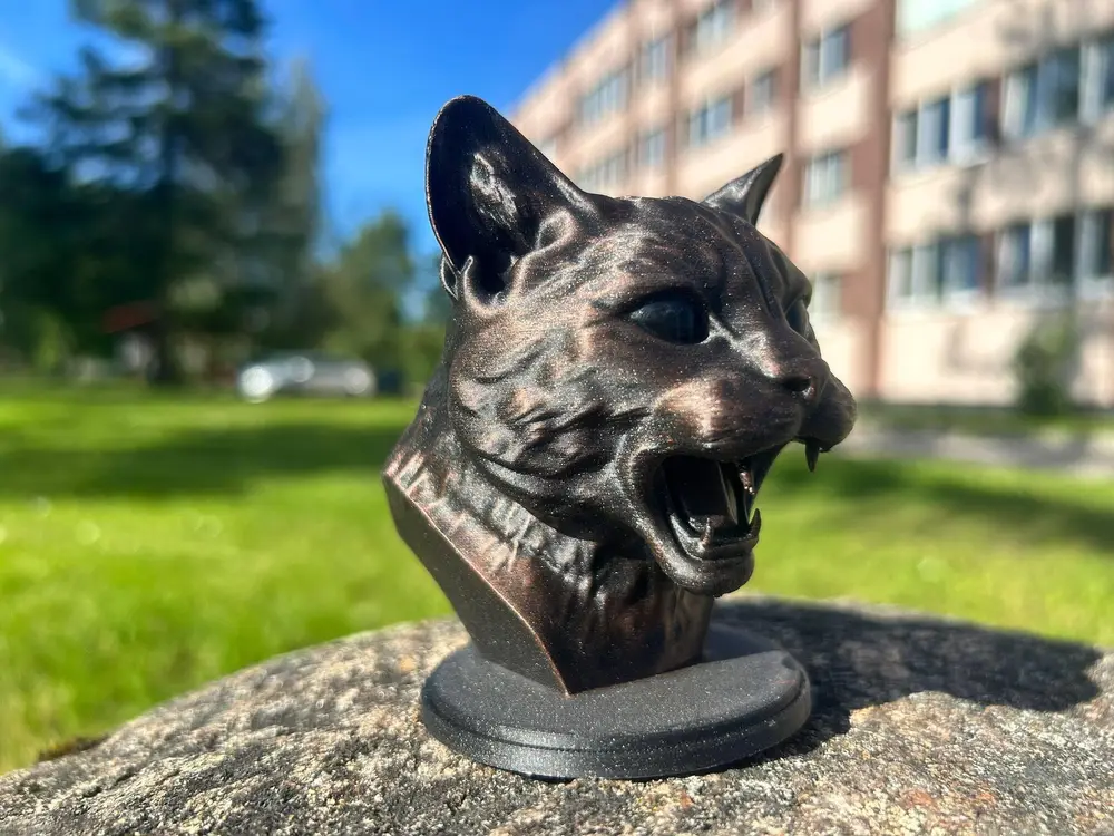 Cat-cat statue