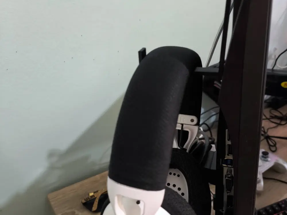 Headphone holder USB