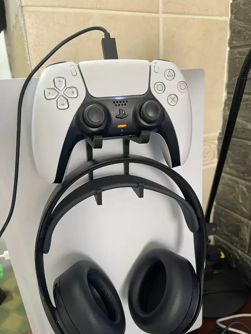 PS5 controller and Headphone holder