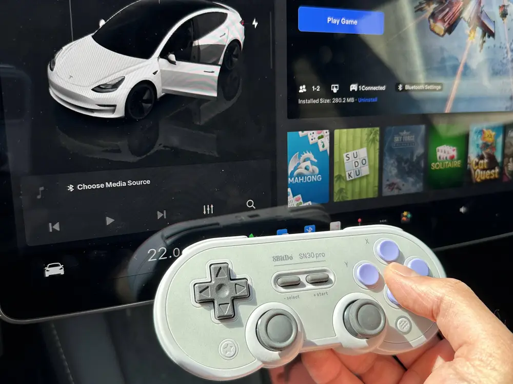 RoadGamer: Tesla Gaming Controller Mount for the Ultimate Road Trip Experience