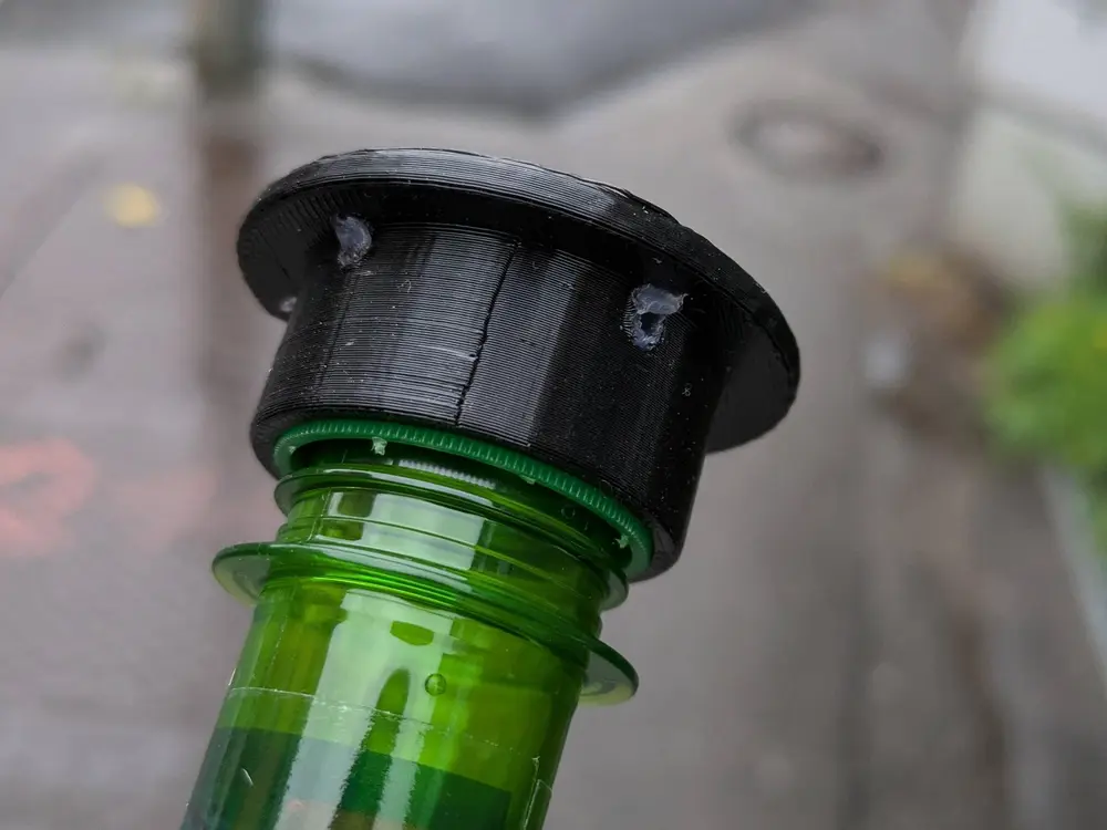 Geocache Petling hat for manhole cover / Petling Hut für Gullideckel optimiert