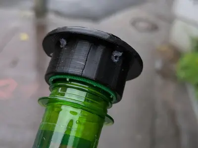 Geocache Petling hat for manhole cover / Petling Hut für Gullideckel optimiert