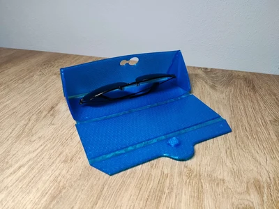 Foldable glasses case