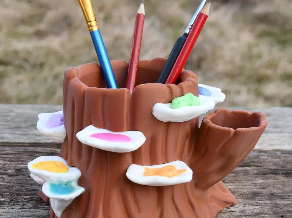 Artist’s Tree Stump Palette & Brush Holder