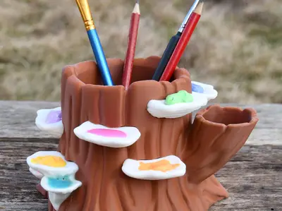 Artist’s Tree Stump Palette & Brush Holder