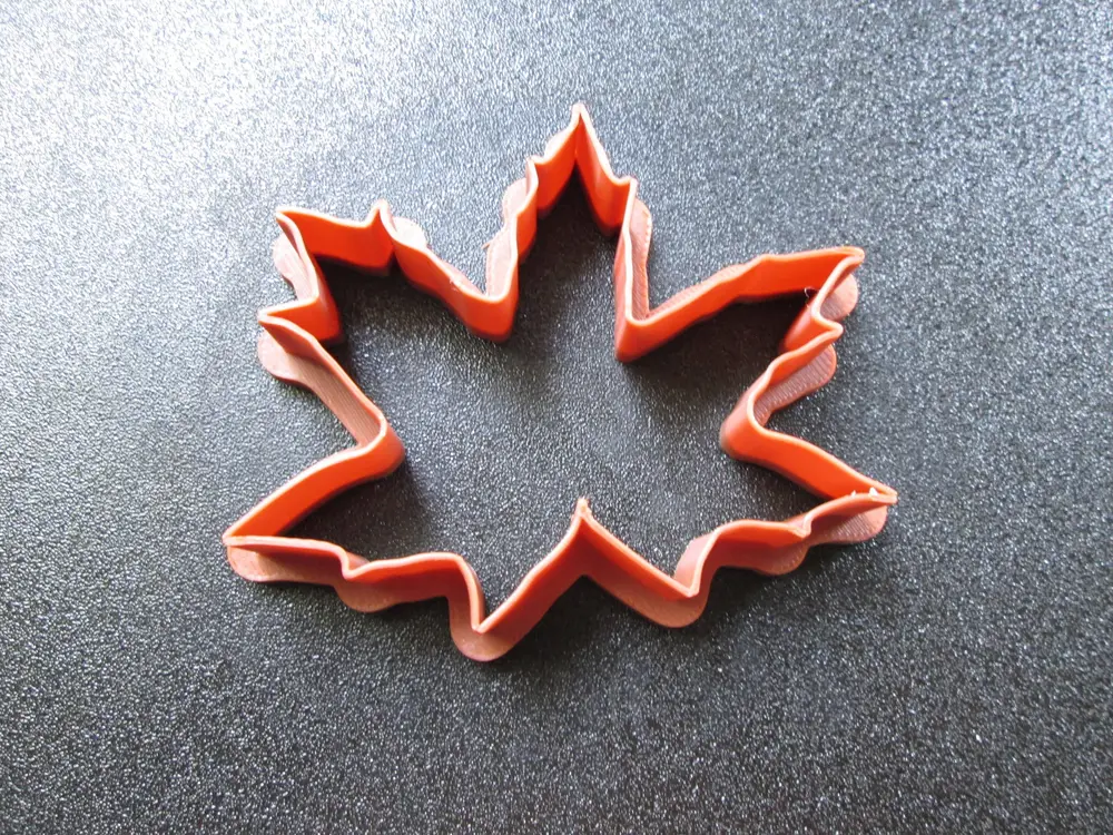 Maple leaf cookie cutter