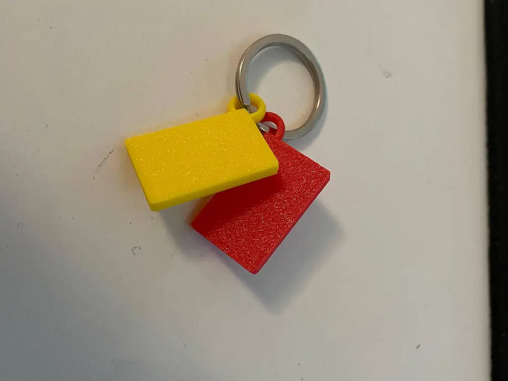 3D Printed Referee Keychain – Red & Yellow Cards Design