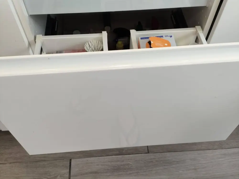 Embellecedor bajo fregadero