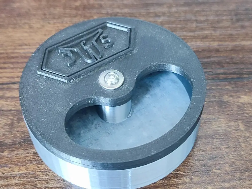 Swivel pocket ashtray