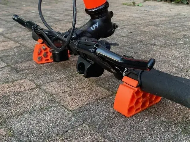 Bike Handlebar Stand protection mount for maintenance work