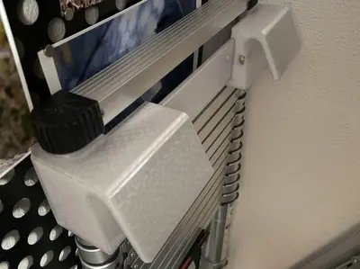 Safety hook and gutter guard for 3.9m telescopic ladder