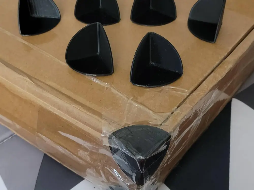 corner protectors for cardboard boxes