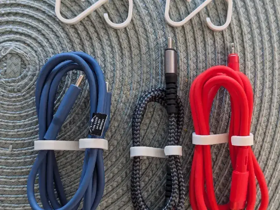 Cable holder clip