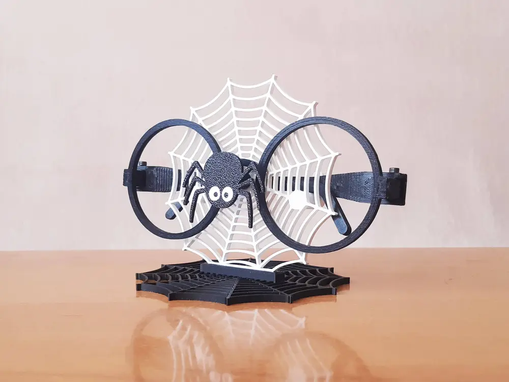 Glasses stand - spider web