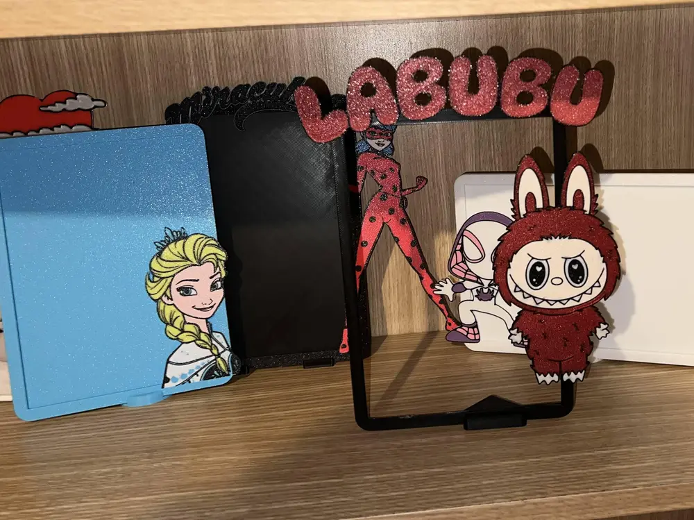 Labubu cover photo 18 x 15 cm