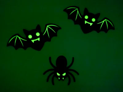 Glowing Halloween Wall Decoration (2D)