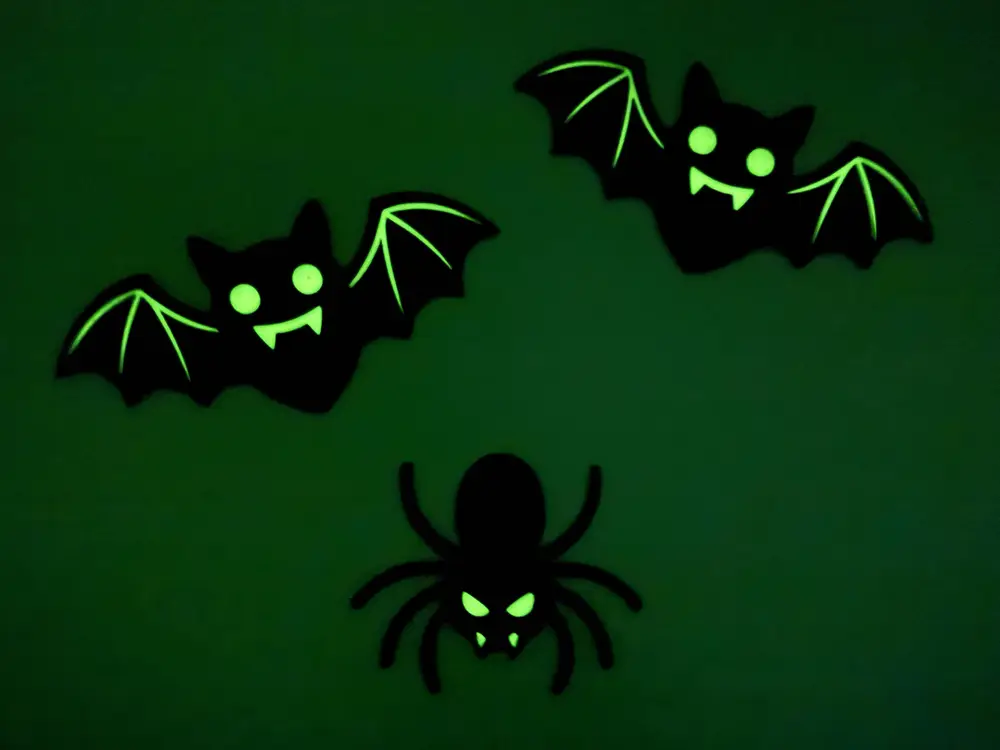 Glowing Halloween Wall Decoration (2D)
