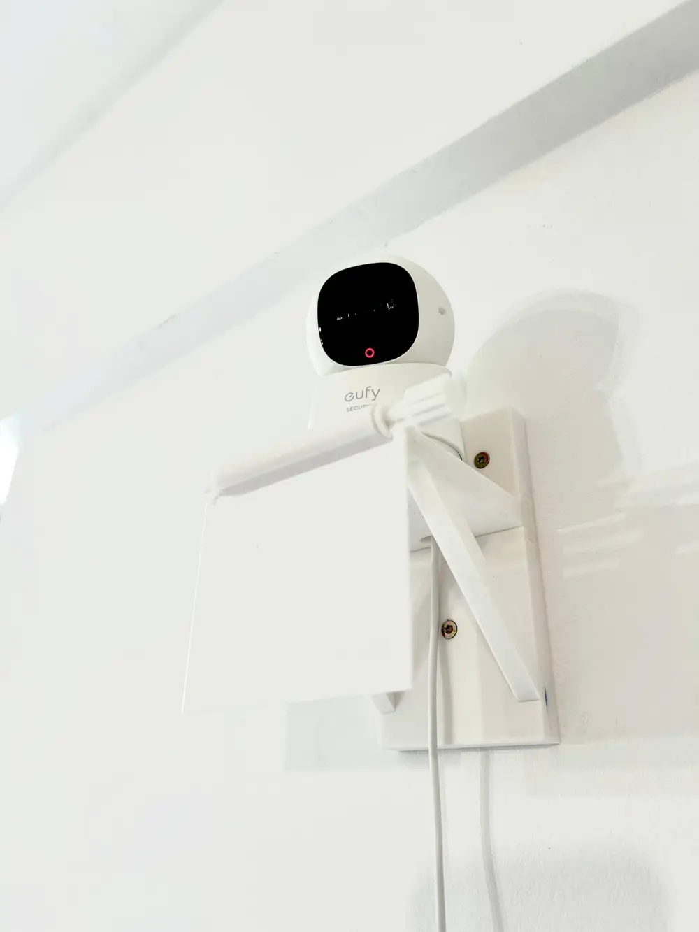 Eufy C220 Privacy Wall Mount