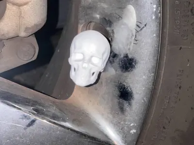 Skull tire valve stem cap