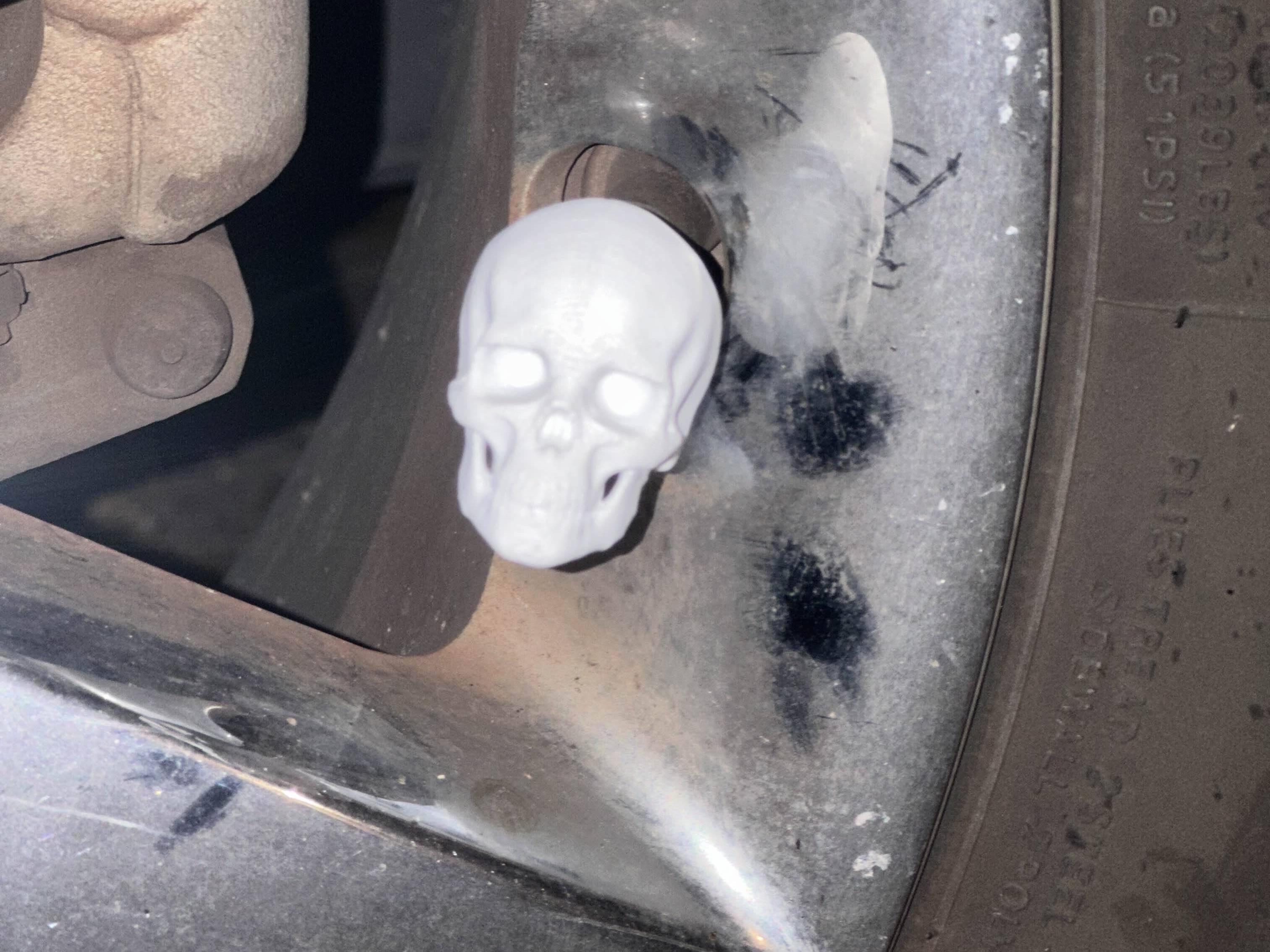 Skull tire valve stem cap