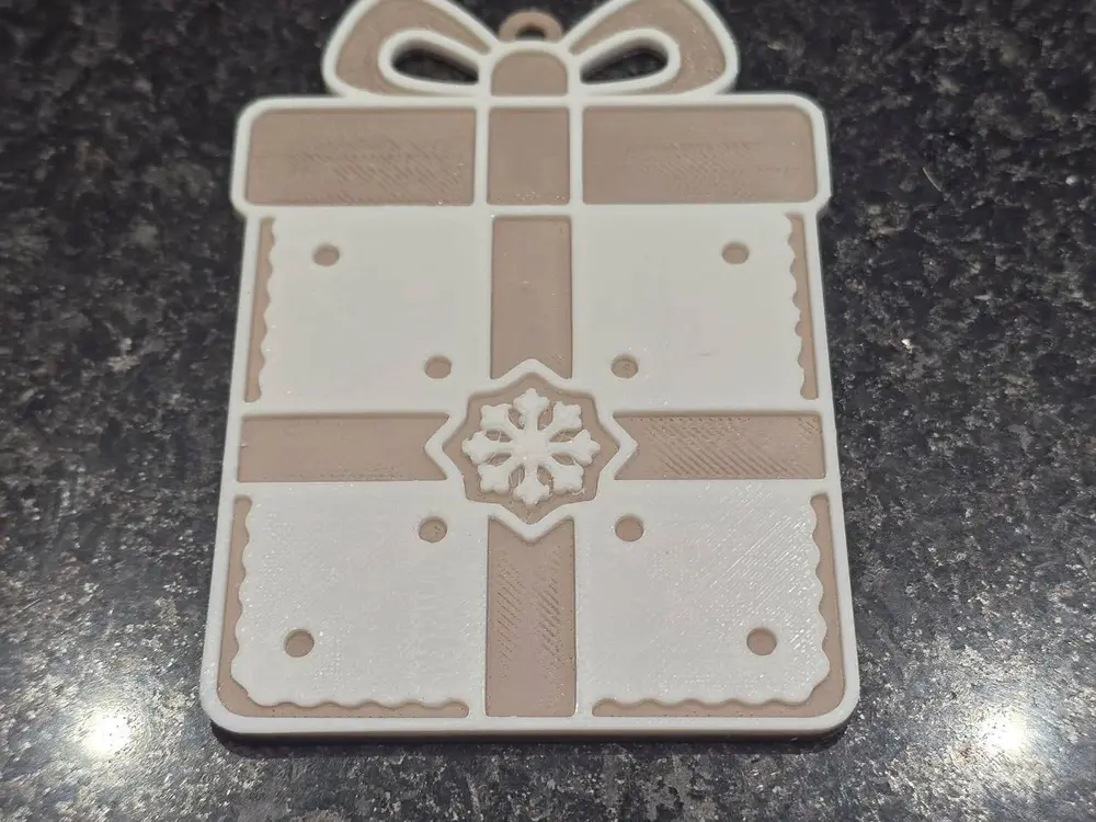 Adorno de regalo de navidad