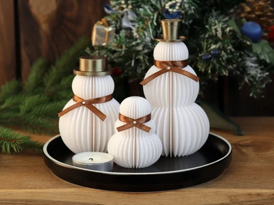 Paper Snowman Family: Elegant Winter Decor