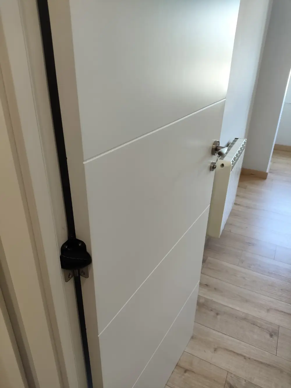 Doorstop on hinge full open