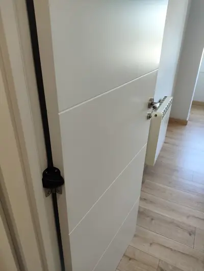 Doorstop on hinge full open