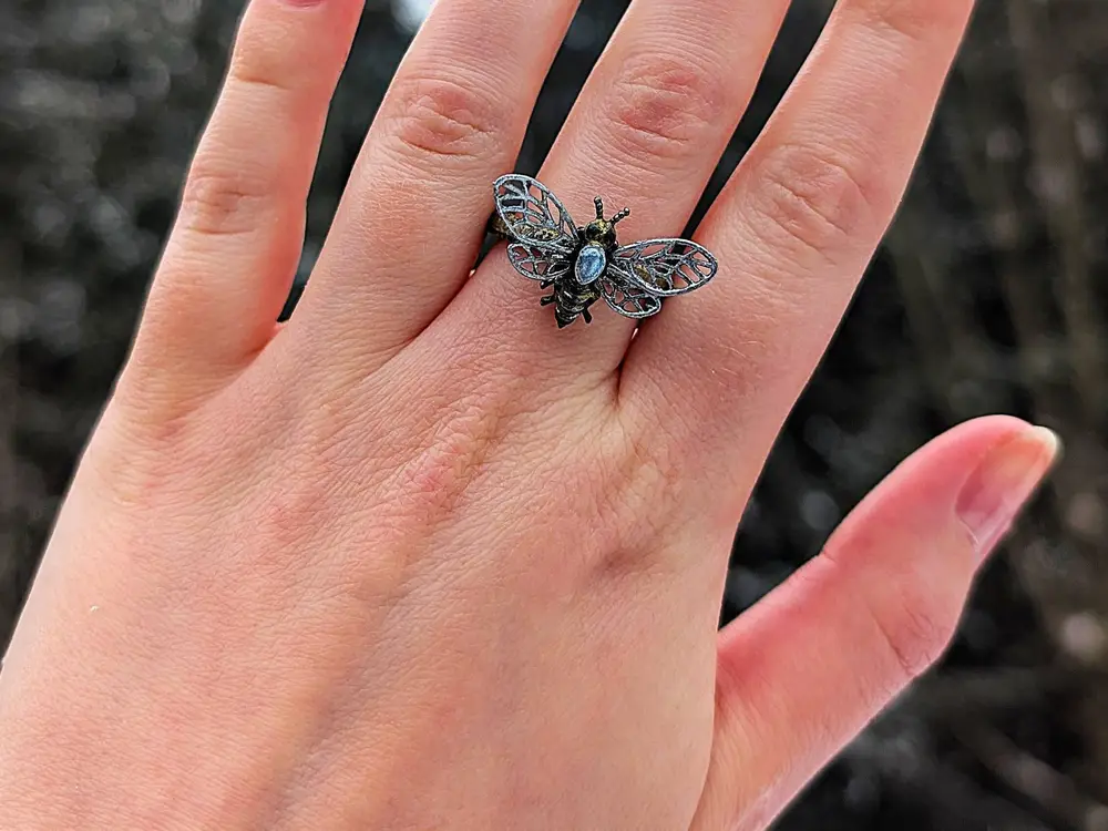 Filigree Honeybee Ring