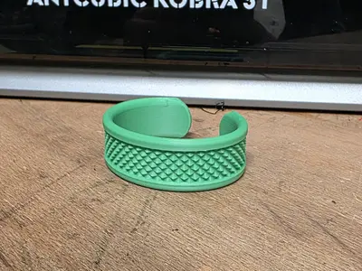 Knurled bracelet