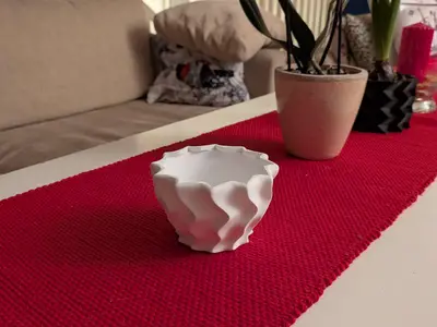 Chrimas plant pot swirvle