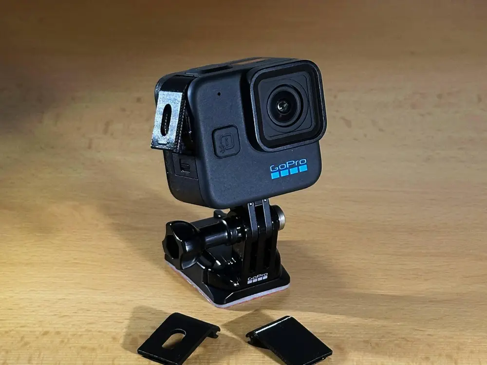 GoPro 11 mini door - solid or USB hole