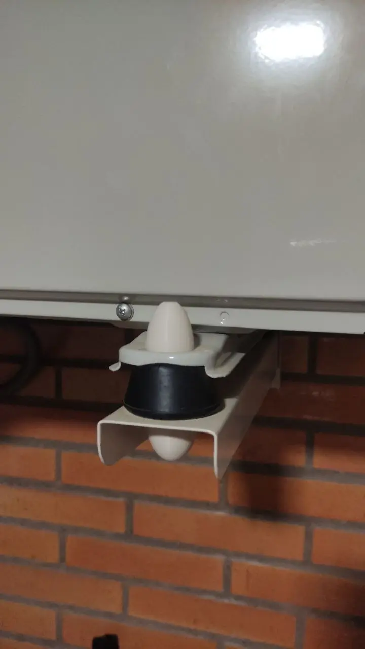 Air conditioning plug M8 protector