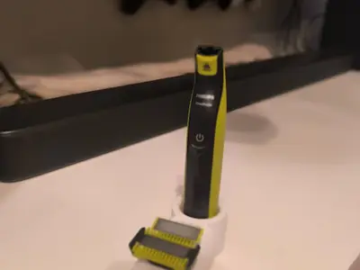 OneBlade Razor & Blade Holder