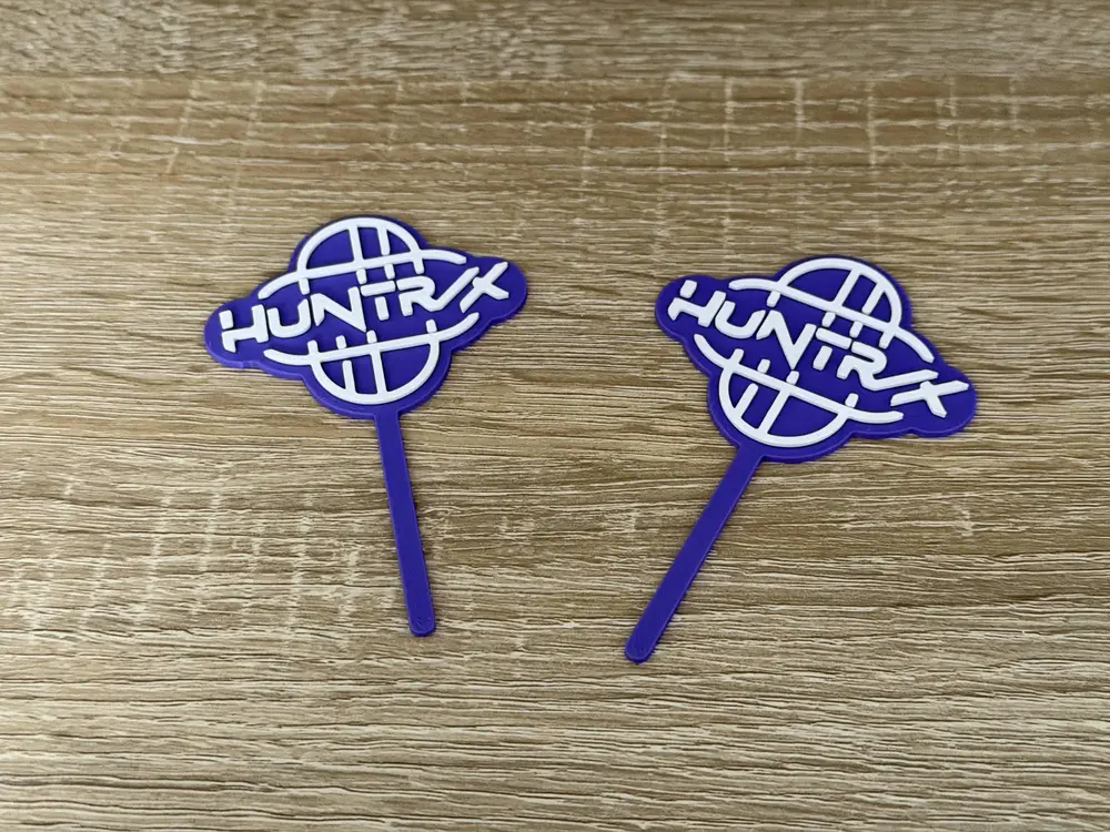 Huntrix topper