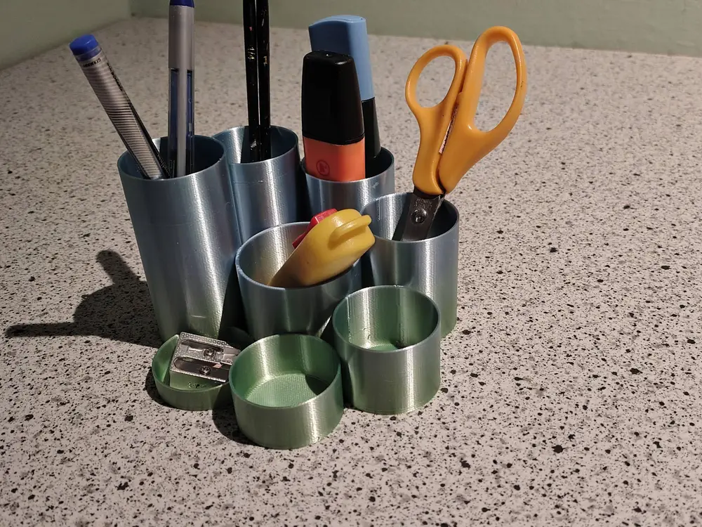 Desk organiser