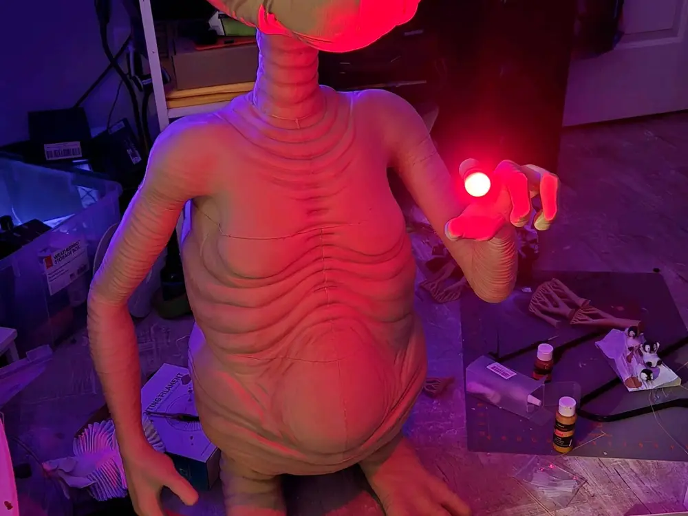 E.T (REAL SIZE)