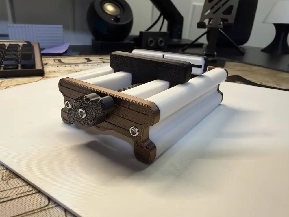 Mini Self Centring Desk Vice