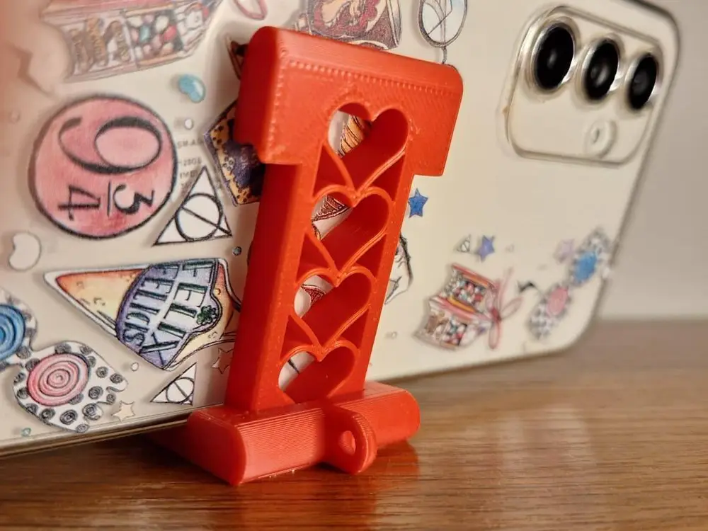Foldable phone stand.Heart.Keychain.Print in Place