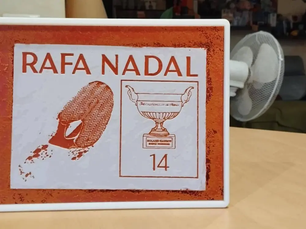 Frame for "Nadal-on-Court-Plaque"