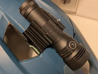 Lumintop B01 helmet mount (no screws)