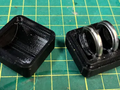 CR2032 Battery Container